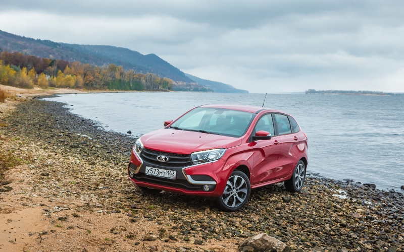 LADA XRAY лидирует по росту продаж среди моделей АВТОВАЗа