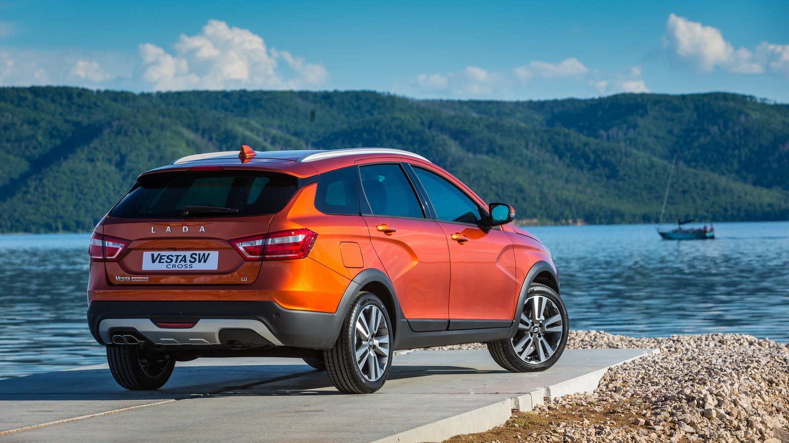 Кросс-универсал Lada Vesta менее безопасен, чем седан